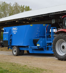 1800N SERIES TRAILER VERTICAL COMPOST MIXER